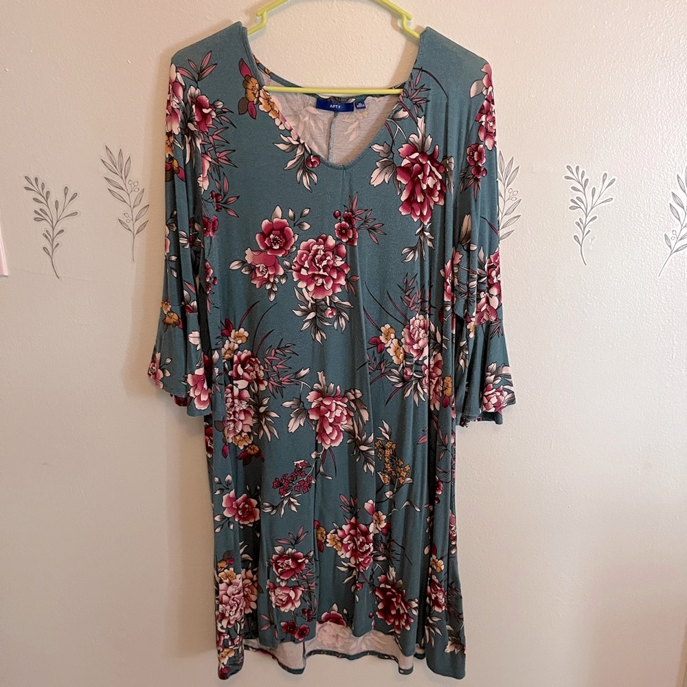 Cute midi floral turquoise dress, great for teachers!
